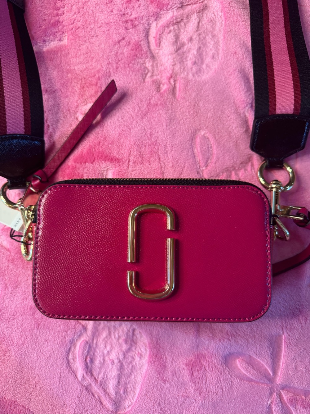 Marc Jacob’s Snapshot Hibiscus Multi • NWT • Guitar Strap • Gold Hardware - Picture 3 of 11